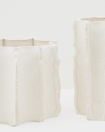 cat-vases-ceramic-vases-greyscale-VA547-548FW-thumb-1.jpg